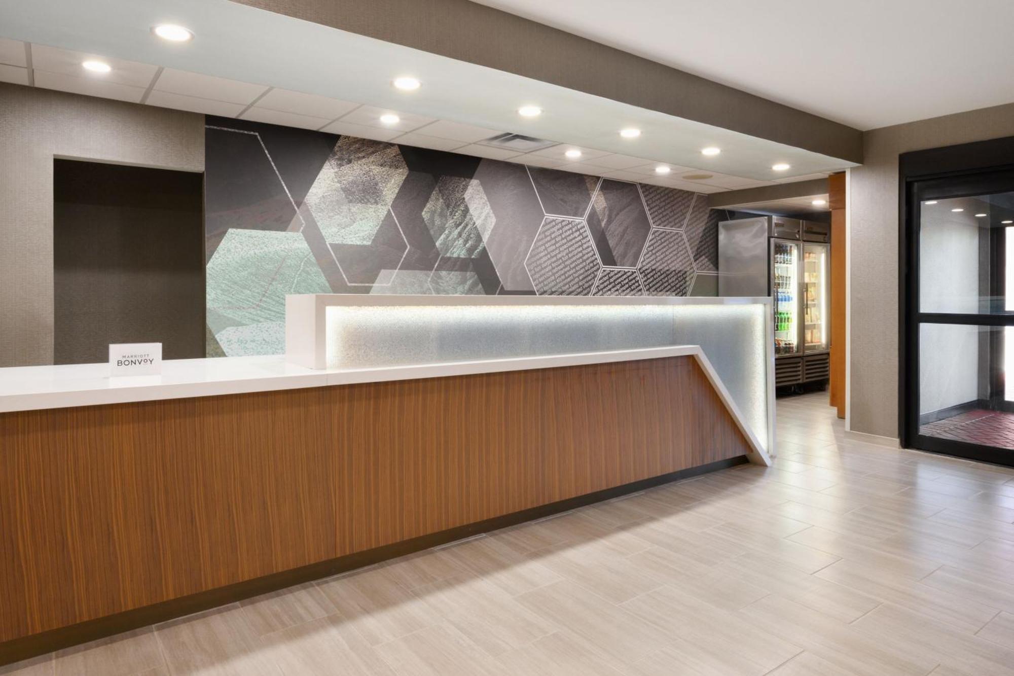 Springhill Suites Ньюнен Экстерьер фото